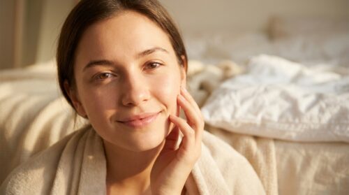 ontdek hoe het regelmatig vervangen van je kussensloop je huidtextuur aanzienlijk kan verbeteren binnen slechts enkele dagen voor een stralendere en gezondere huid.