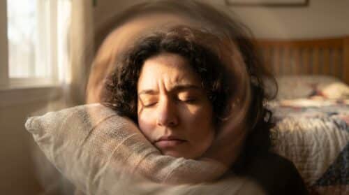 ontdek waarom bepaalde gedachten juist opkomen wanneer je probeert in slaap te vallen en leer hoe je je geest kunt kalmeren voor een betere nachtrust.